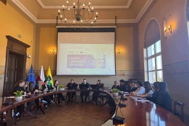 Młodzi przedstawili swoje wnioski – spotkanie w Rawiczu z lokalnymi decydentami