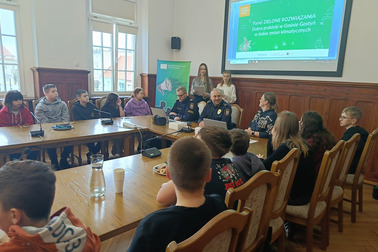 Zielone Rozwiązania – młodzież i decydenci o ekologii